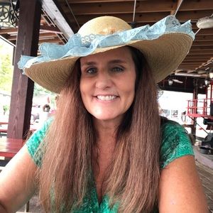 Meet your Posher, Stacy